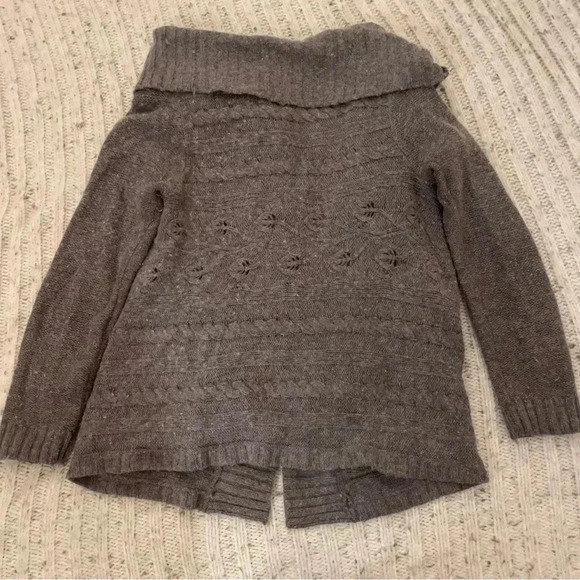 GAP Maternity grey collared sweater, size small - Picture 2 of 3